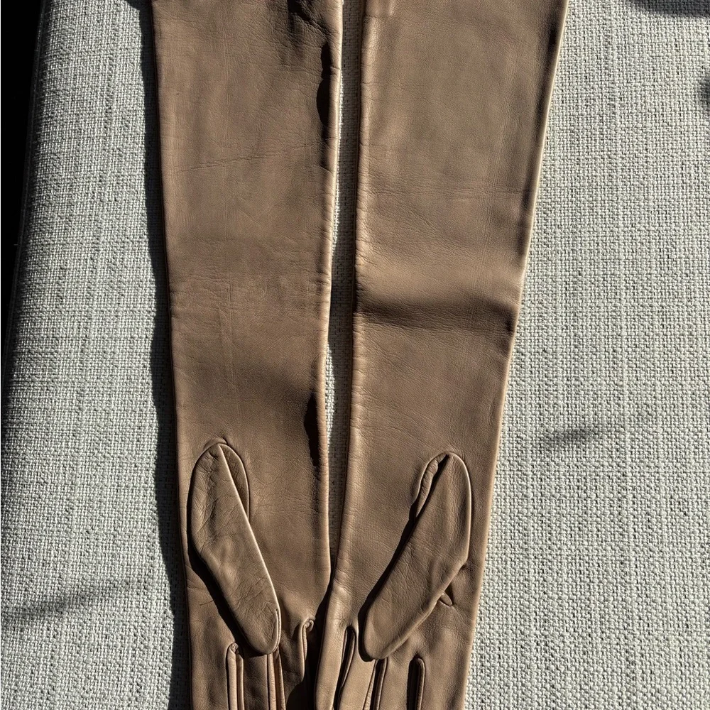 Saks Fifth Avenue Tan Leather Gloves size 7 - Picture 2 of 8